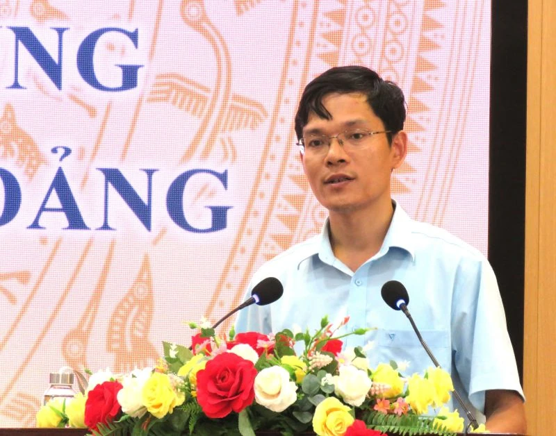 Tập huấn sử dụng 4 thủ tục hành chính của Đảng