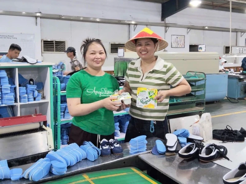 Chăm lo, bảo vệ sức khỏe người lao động trong thời tiết nắng nóng