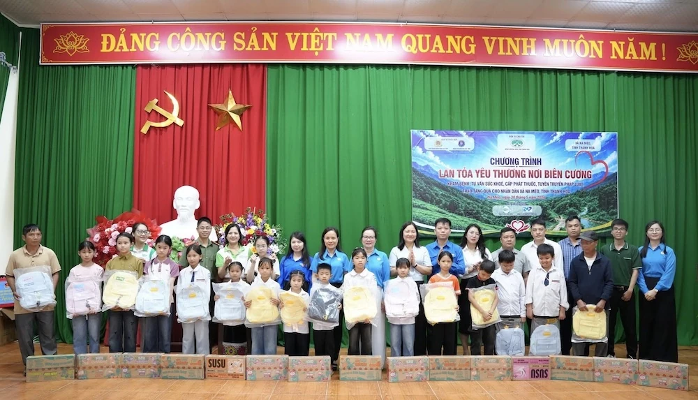 Lan tỏa yêu thương nơi biên cương, chăm sóc sức khỏe nhân dân xã Na Mèo