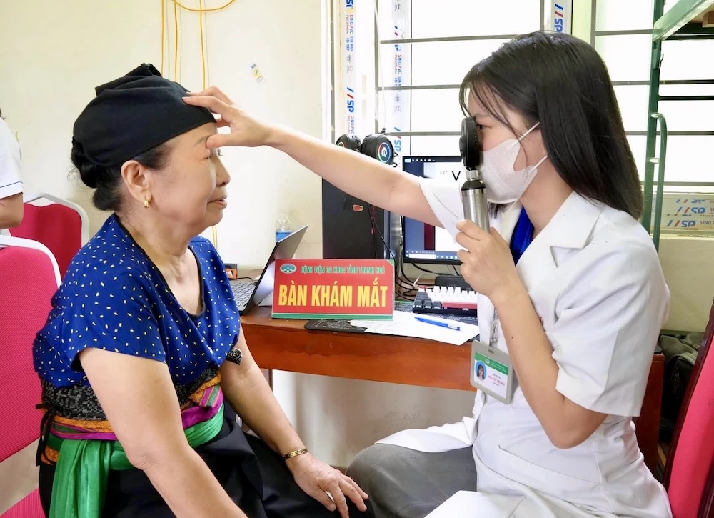 Lan tỏa yêu thương nơi biên cương, chăm sóc sức khỏe nhân dân xã Na Mèo