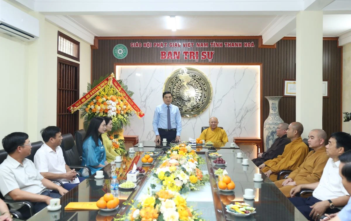 Chủ tịch UBND tỉnh Nguyễn Hoài Anh thăm, chúc mừng Ban Trị sự Giáo hội Phật giáo tỉnh và các chức sắc, tăng ni, phật tử