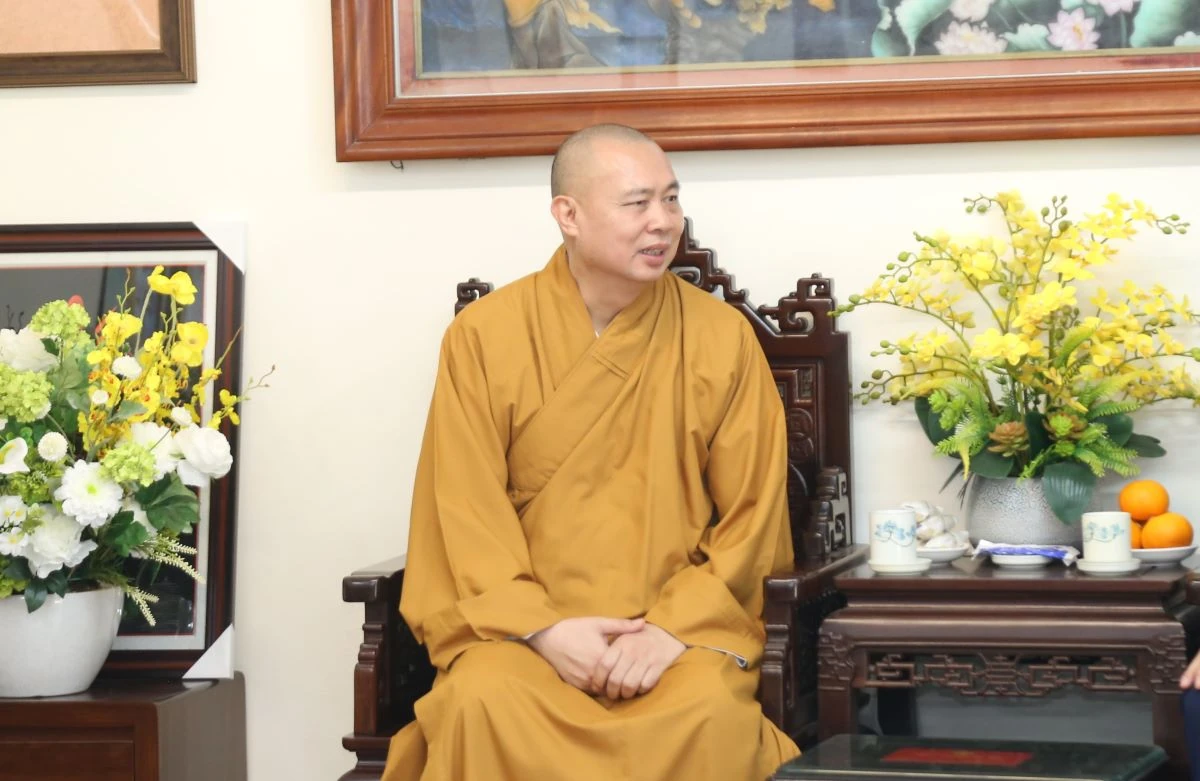 Chủ tịch UBND tỉnh Nguyễn Hoài Anh thăm, chúc mừng Ban Trị sự Giáo hội Phật giáo tỉnh và các chức sắc, tăng ni, phật tử