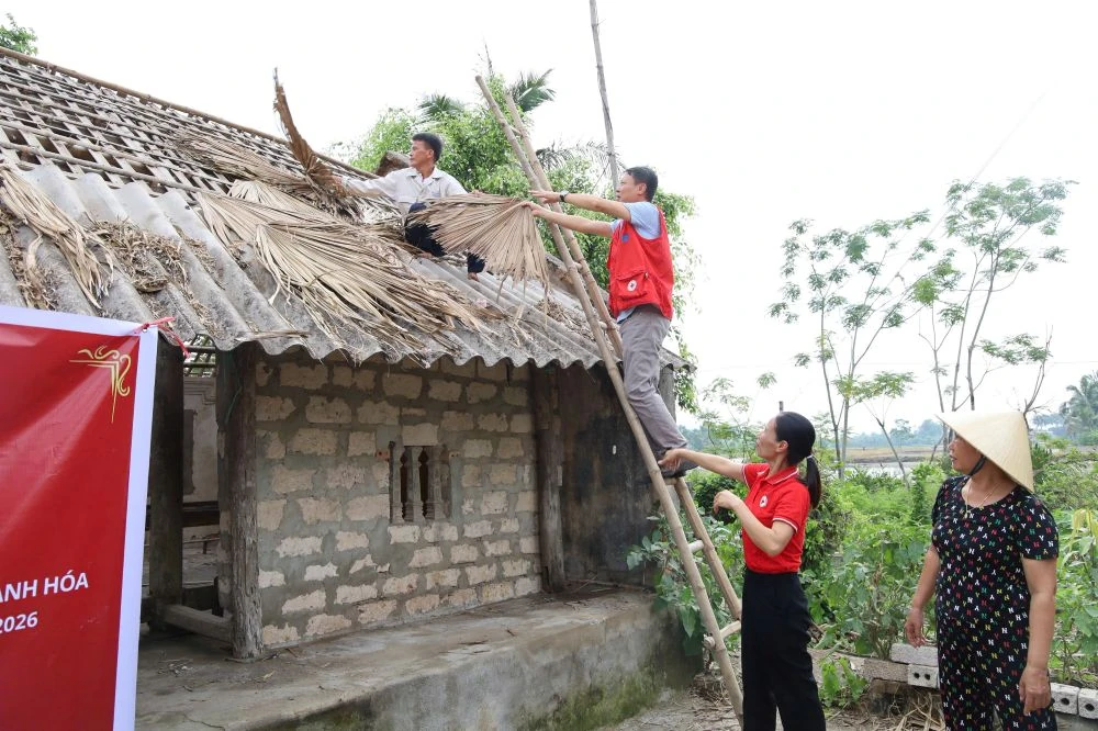 Khởi công xây dựng nhà Chữ thập đỏ cho hộ có hoàn cảnh khó khăn