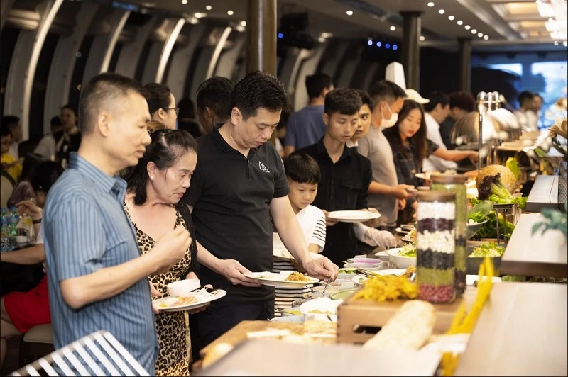 Hạ Long: Lời giải cho xu hướng “ít di chuyển, đa trải nghiệm”