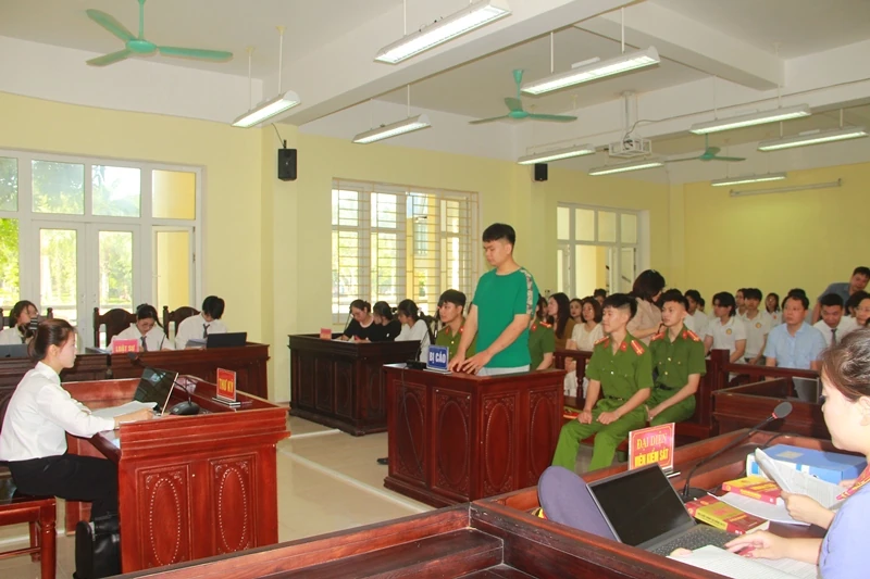 Sôi nổi hội thi Rèn nghề Luật năm học 2025-2026