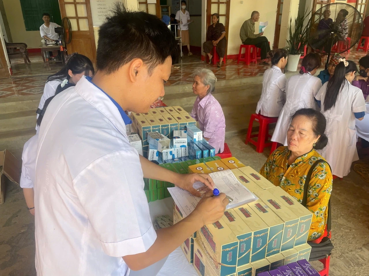 Tuổi trẻ UBND tỉnh Thanh Hóa chung tay chăm sóc sức khỏe cộng đồng