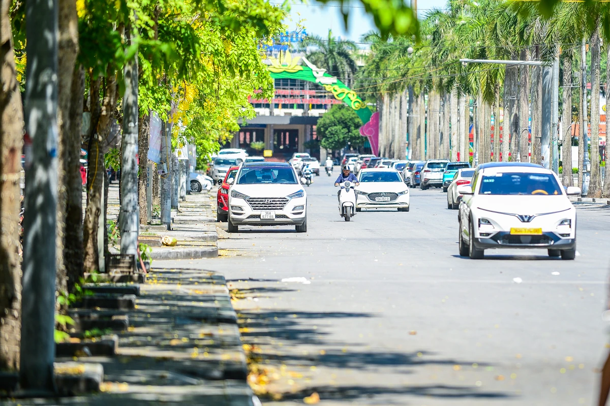 Nhọc nhằn mưu sinh dưới nắng nóng gay gắt