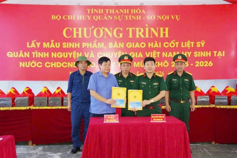 Lấy mẫu sinh phẩm 19 hài cốt liệt sĩ để xác định danh tính