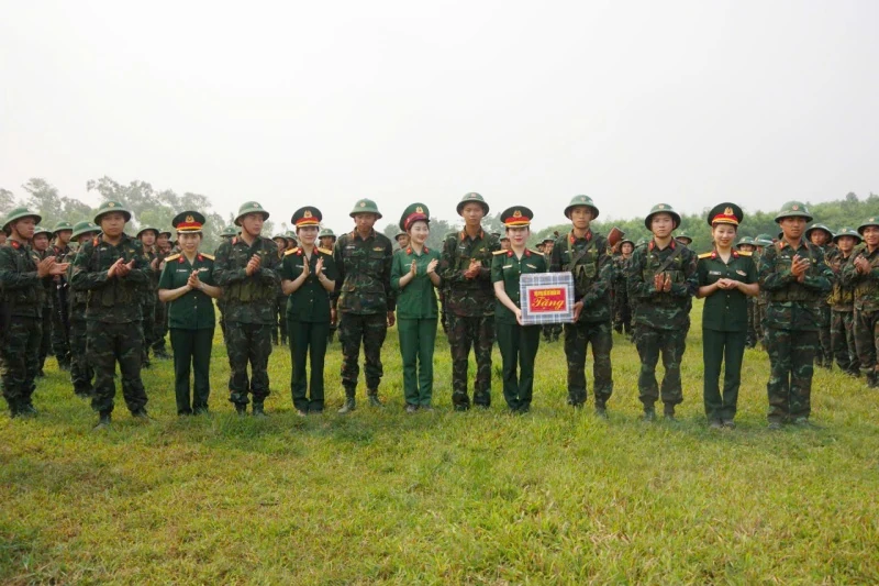 Chiến sĩ mới Sư đoàn 341 hoàn thành tốt nội dung 3 tiếng nổ