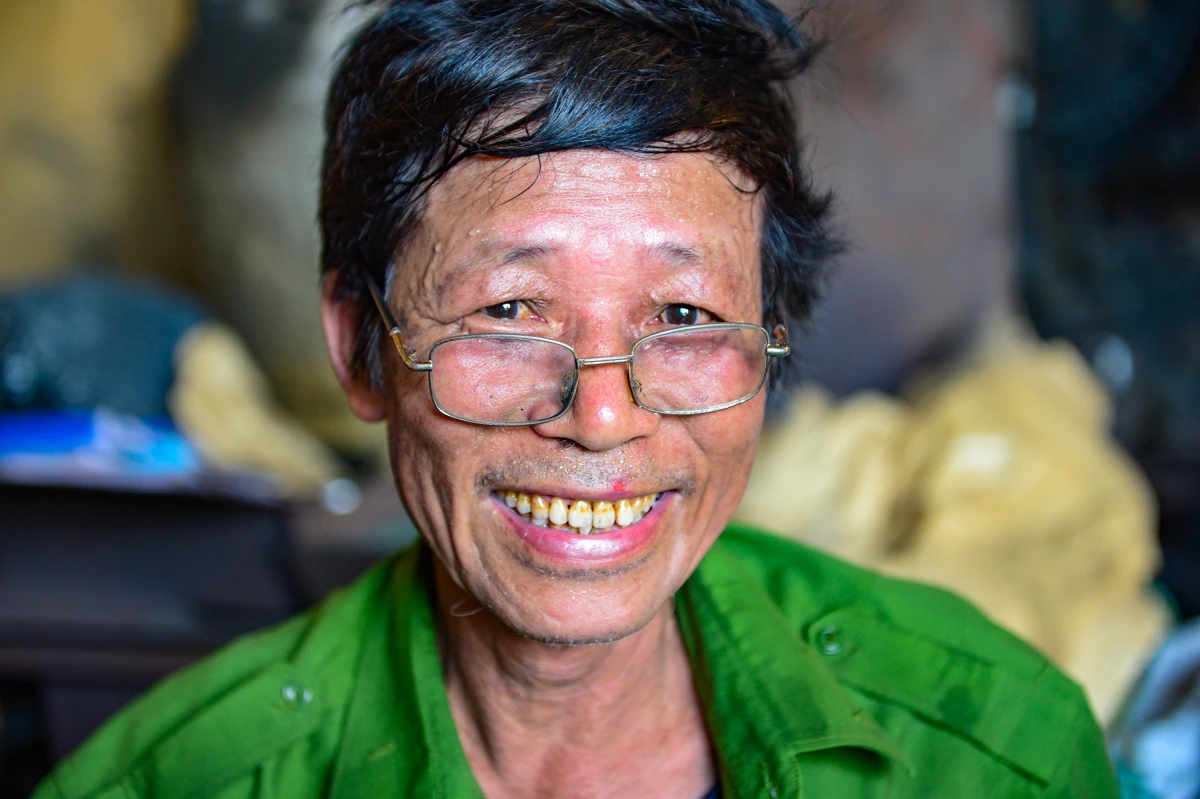 Mưu sinh giữa “hai chảo lửa”