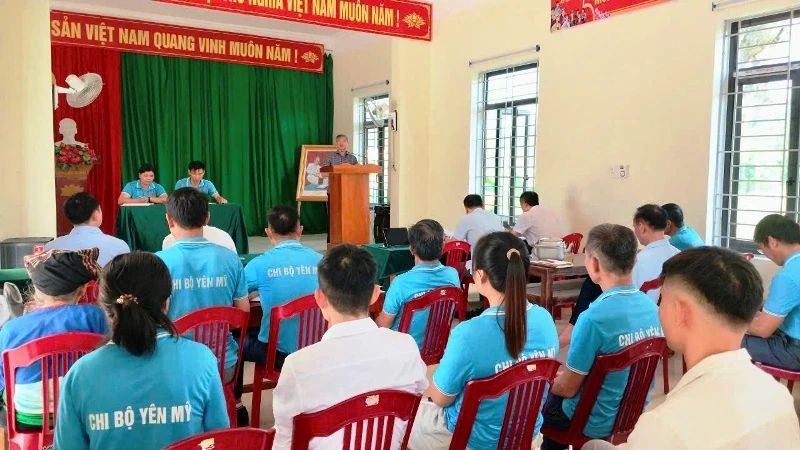 Giám đốc Sở Tư pháp dự sinh hoạt chi bộ thôn Yên Mỹ