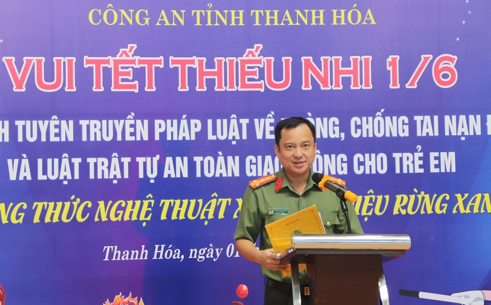 Công an tỉnh tổ chức chương trình Vui Tết thiếu nhi 1/6 và trao quà học sinh giỏi