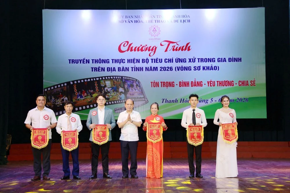 6 đội thi truyền thông thực hiện Bộ tiêu chí ứng xử trong gia đình