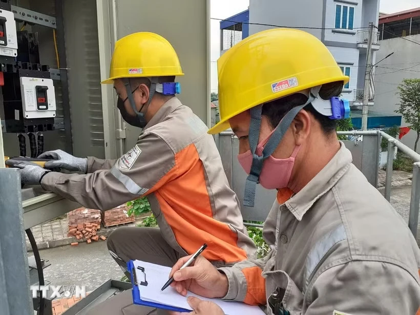 Khuyến cáo sử dụng điện tiết kiệm để tránh hóa đơn tăng cao