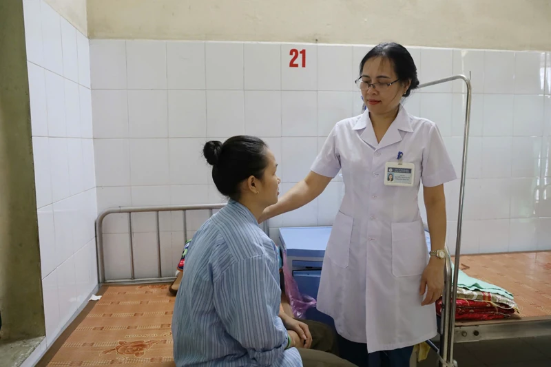 Đồng hành cùng người bệnh “đặc biệt”