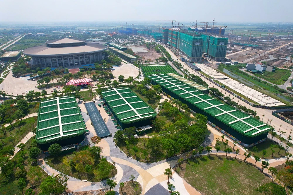 Một ngày ở Hà Nam: Chơi thể thao, giải nhiệt công viên nước và ngắm pháo hoa cuối tuần