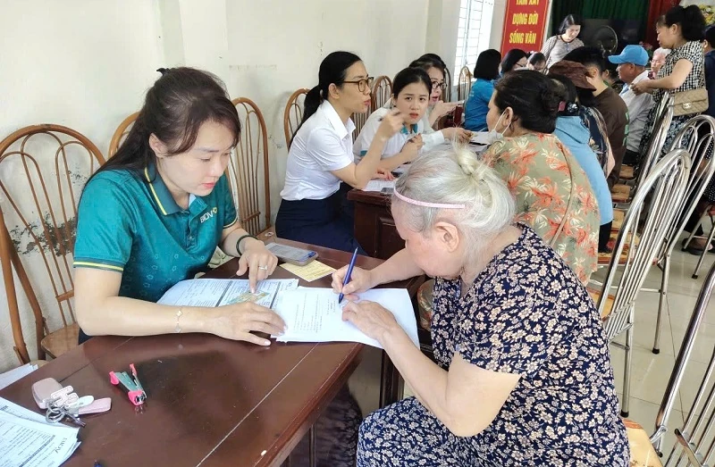 BIDV Lam Sơn và “chiến dịch 15 ngày đêm” hỗ trợ người dân mở tài khoản an sinh số