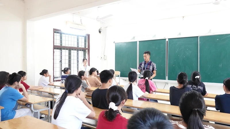 Thanh Hóa: Thí sinh làm thủ tục dự thi vào lớp 10 công lập đông nhất từ trước đến nay