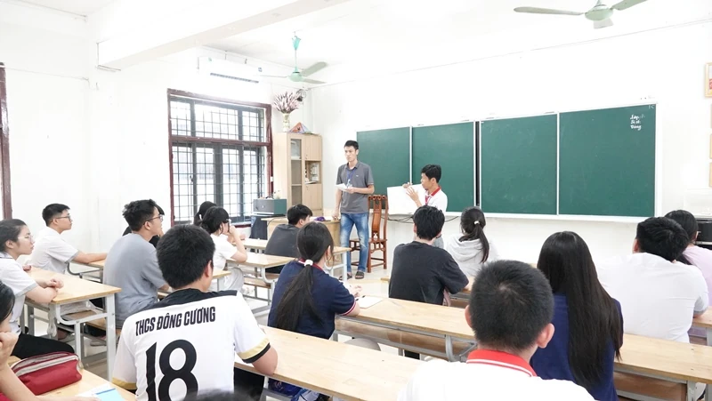 Thanh Hóa: Thí sinh làm thủ tục dự thi vào lớp 10 công lập đông nhất từ trước đến nay