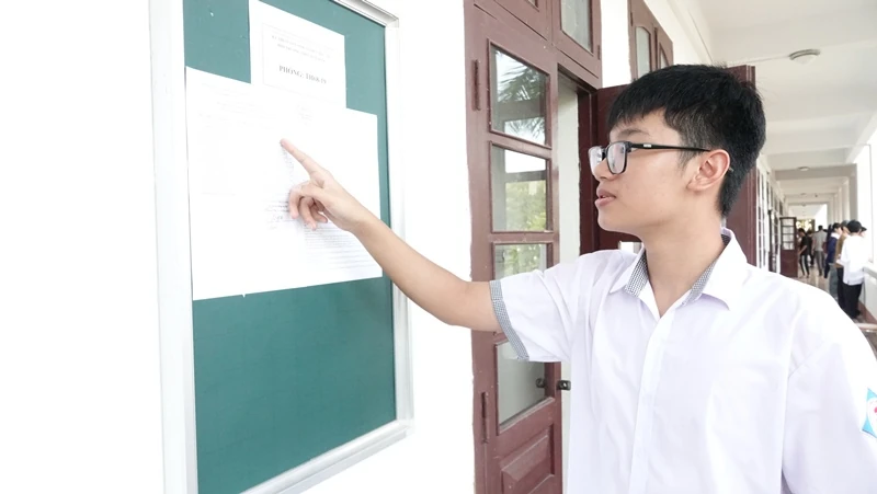 Thanh Hóa: Thí sinh làm thủ tục dự thi vào lớp 10 công lập đông nhất từ trước đến nay