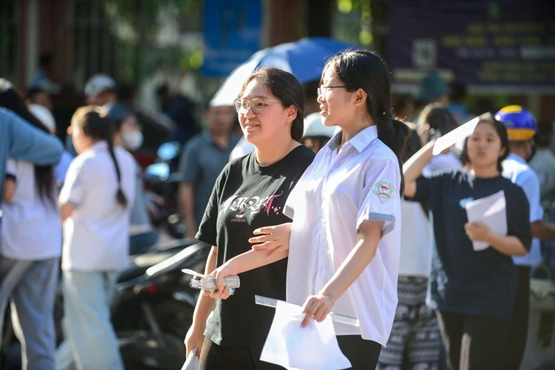 Tỷ lệ thí sinh dự thi các môn chuyên vào lớp 10 THPT Chuyên Lam Sơn đạt 99,92%