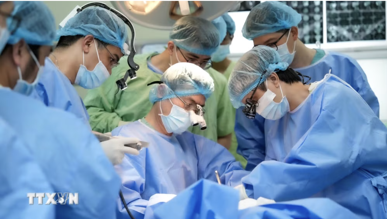 Chế độ phụ cấp đặc thù và hỗ trợ hằng tháng cho nhân viên y tế từ ngày 15/7