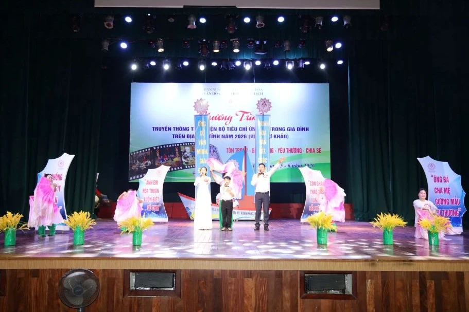 6 đội thi truyền thông thực hiện Bộ tiêu chí ứng xử trong gia đình