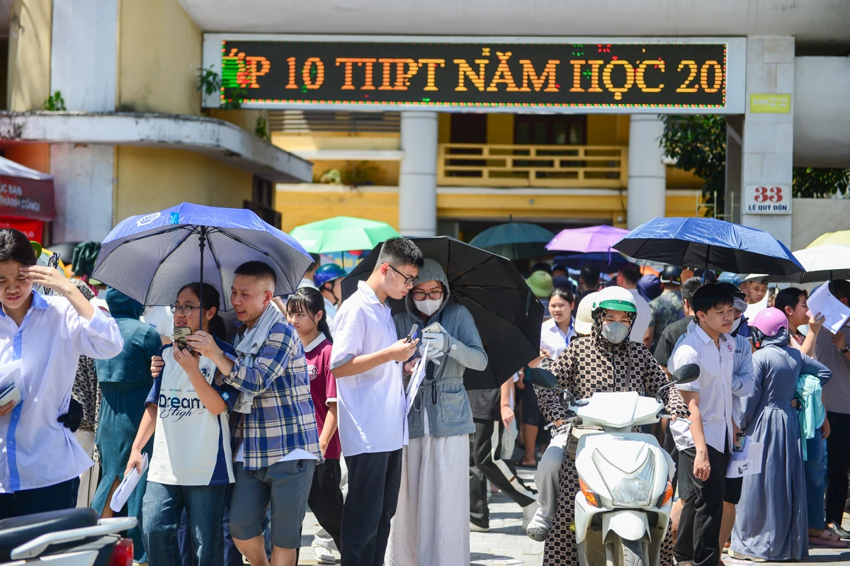 Hoàn thành môn Toán, thí sinh khép lại kỳ thi vào lớp 10 với tâm thế phấn khởi