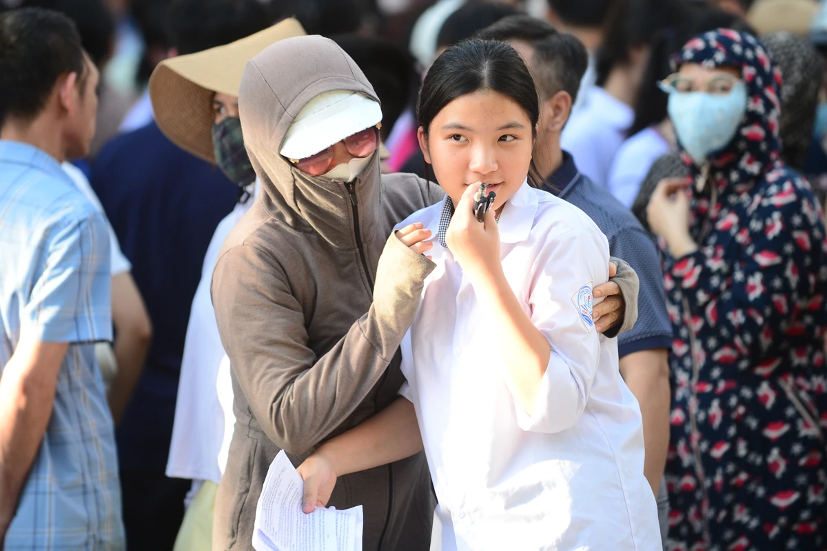 Hơn 1.300 thí sinh hoàn thành kỳ thi vào Trường THPT Chuyên Lam Sơn
