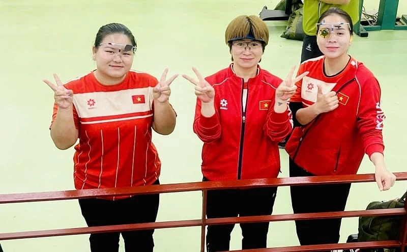 CĐV Thái Lan có nguy cơ không được xem World Cup; Tuyển Anh thắng nhọc New Zealand