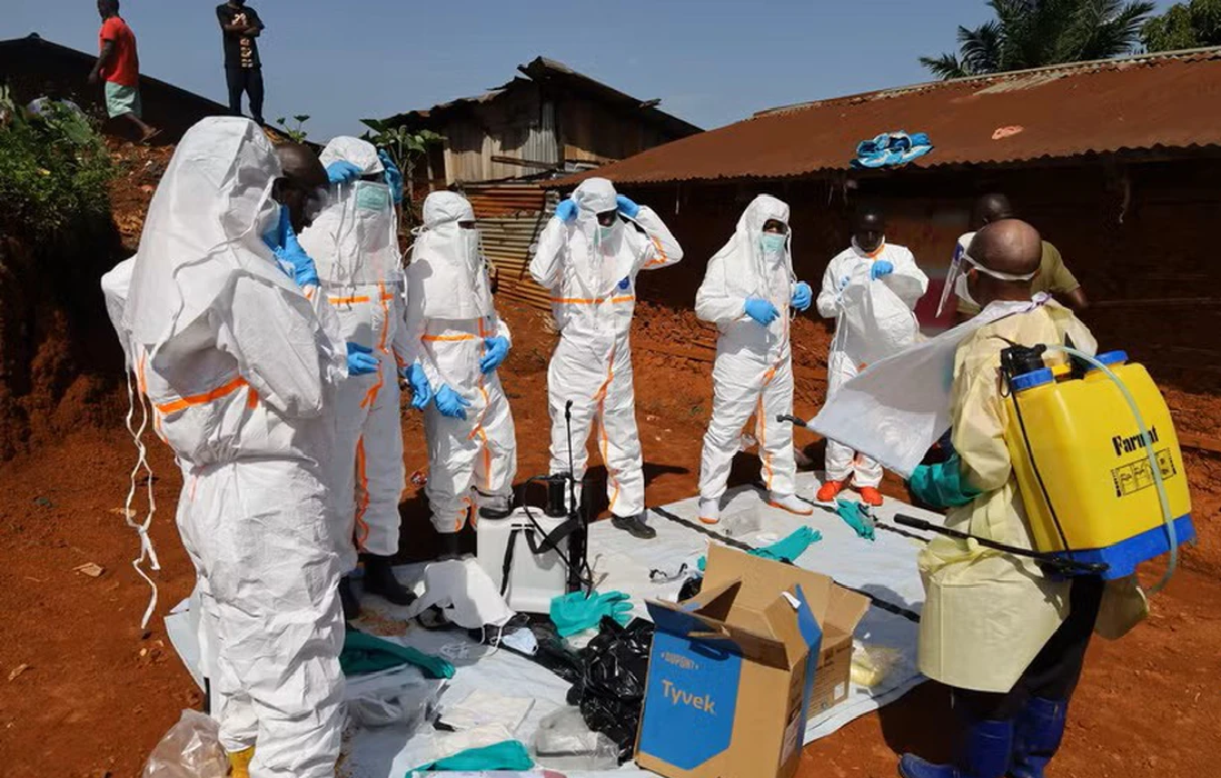 Quốc tế tăng tốc phát triển vaccine Ebola với gói tài trợ 60 triệu USD