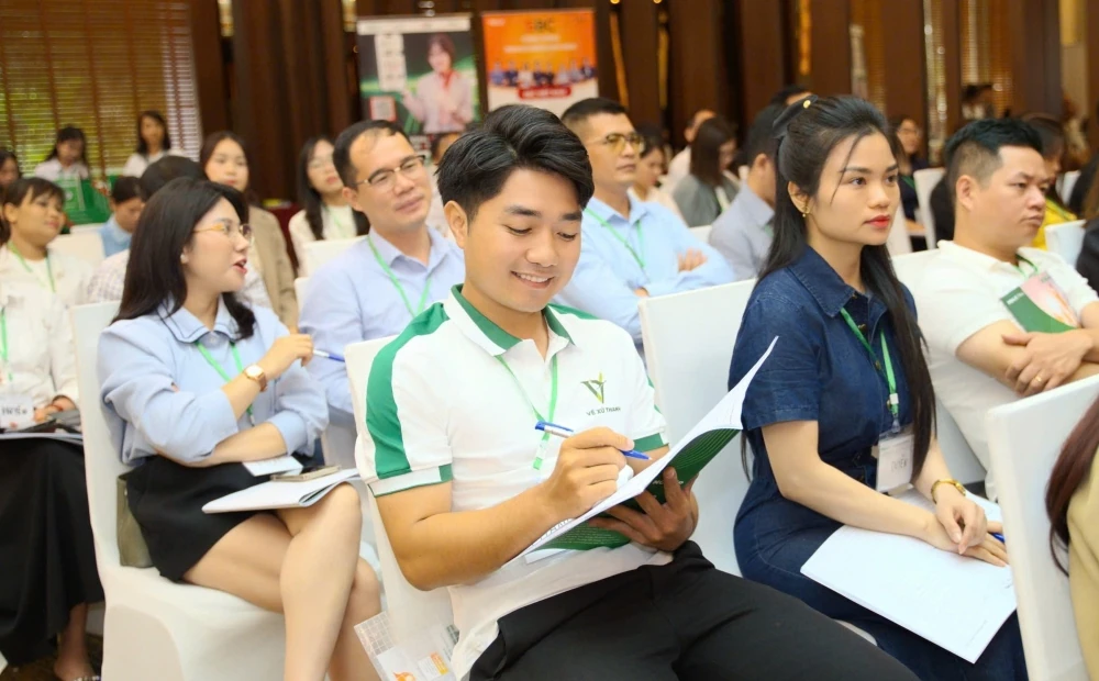 Gần 200 chủ doanh nghiệp vừa và nhỏ tham gia khóa học Giải phóng lãnh đạo