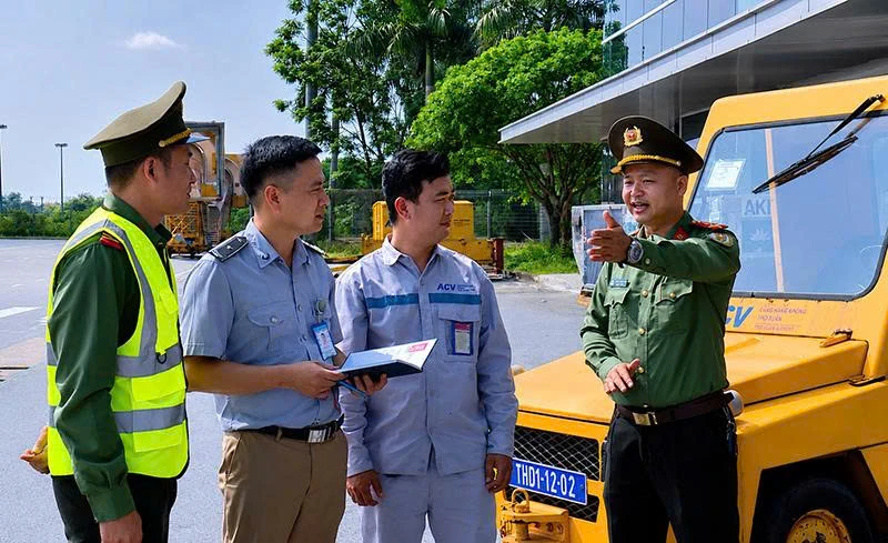 Giữ chắc “lá chắn” an ninh hàng không