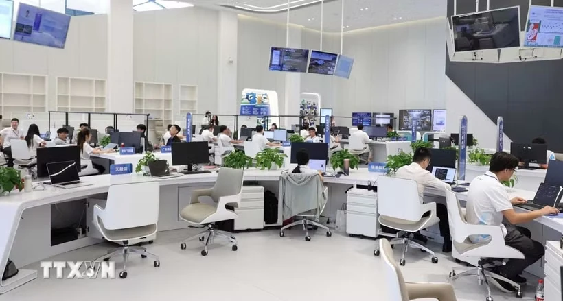 Trung Quốc ra mắt trạm điện đúc sẵn cho AI đầu tiên trên thế giới