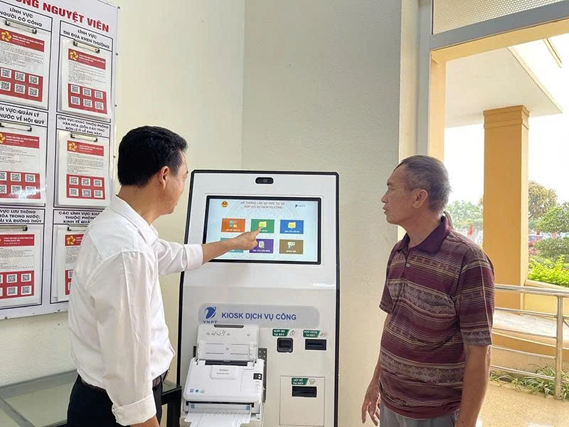 Nâng cao chất lượng phục vụ Nhân dân ở phường Nguyệt Viên