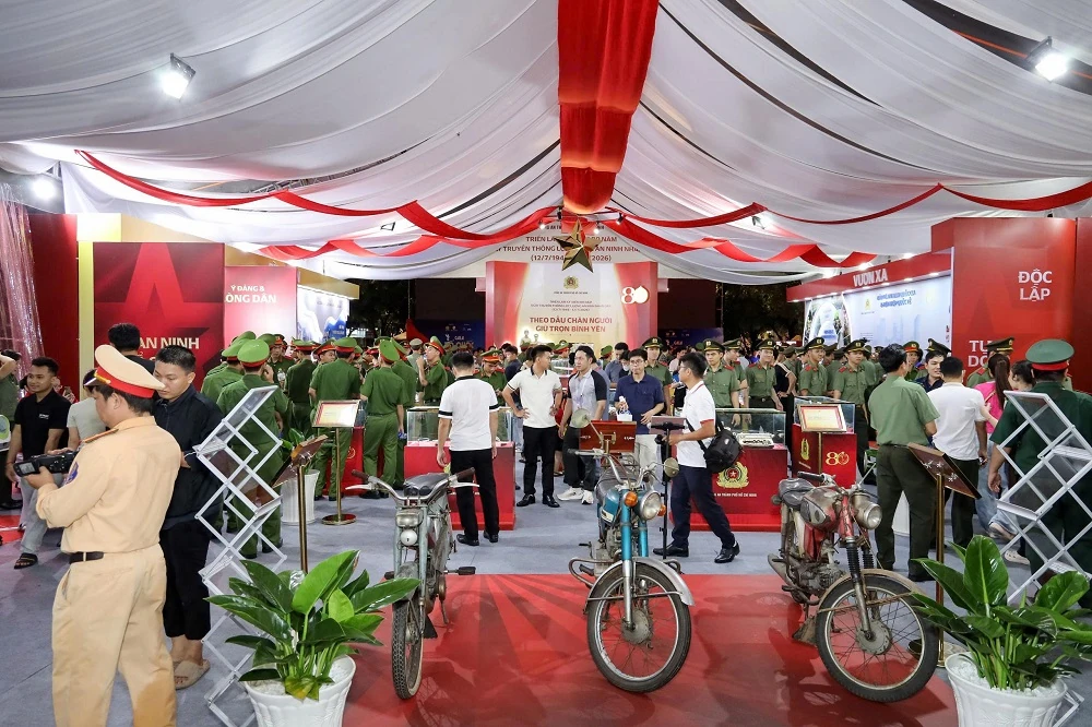 Vinamilk mang đến những trạm tiếp năng lượng giữa Gala “Tổ quốc bình yên”