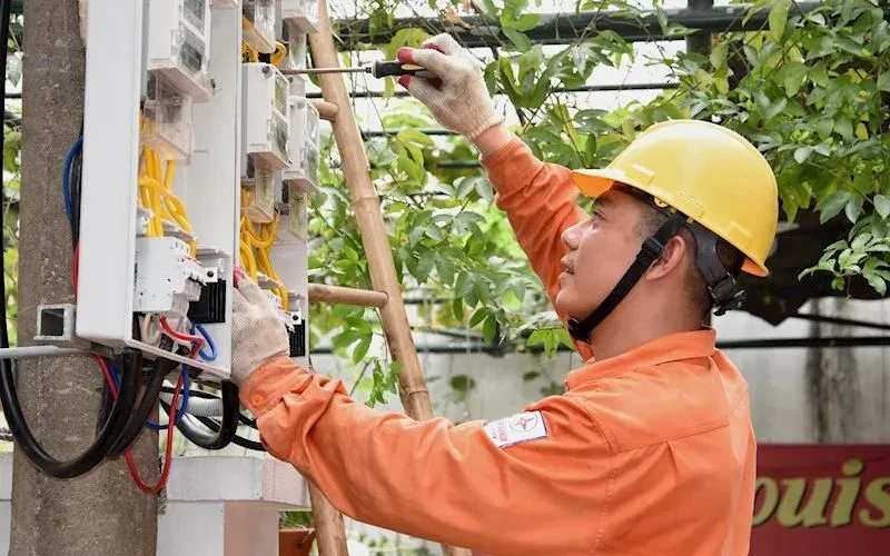 Đổi khung giờ điện cao điểm tác động ra sao đến hộ gia đình, doanh nghiệp?