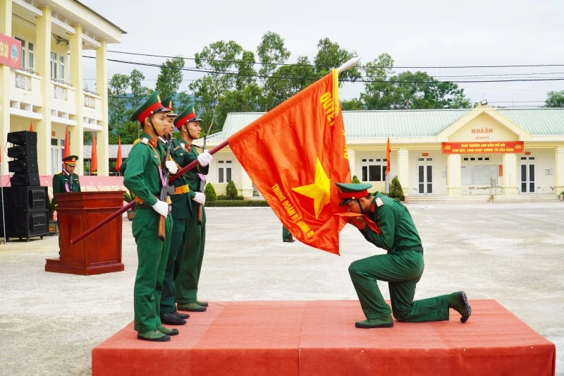 Trung đoàn 266 hoàn thành huấn luyện 330 chiến sĩ mới