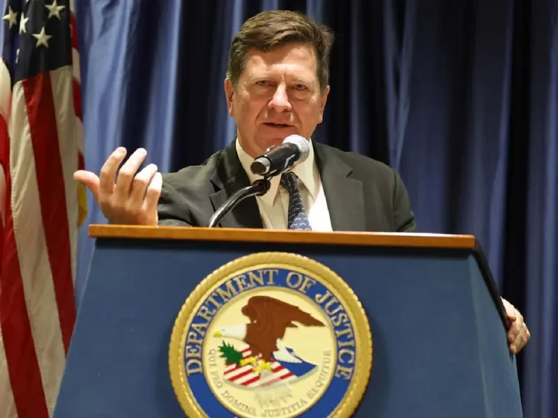 Cựu Chủ tịch SEC Jay Clayton làm Giám đốc Tình báo Quốc gia Mỹ