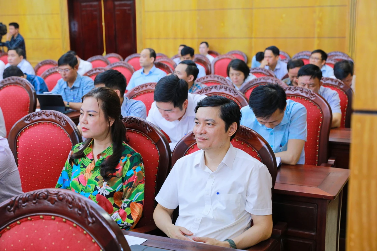 Hơn 40 nghìn đại biểu tham gia hội nghị quán triệt các nghị quyết, chỉ thị của Trung ương và của tỉnh
