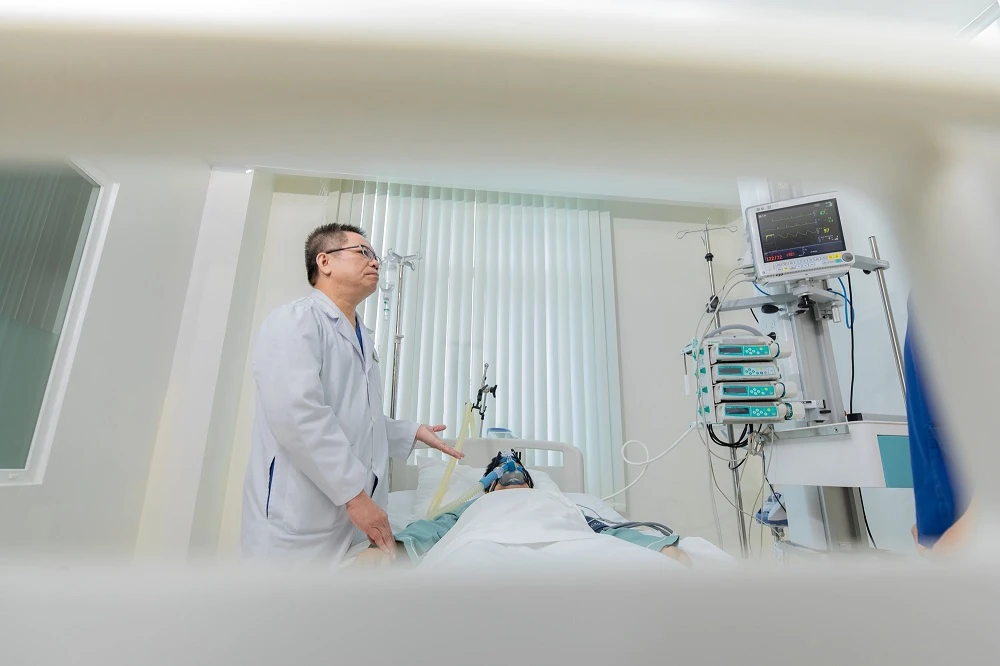 Cuộc chiến sinh tử 2 lần cứu sống nữ bệnh nhân nước ngoài ngay trên bàn can thiệp tại Vinmec Đà Nẵng