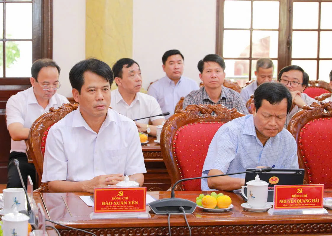 Thường trực Tỉnh ủy gặp mặt các cơ quan báo chí nhân kỷ niệm 101 năm Ngày Báo chí Cách mạng Việt Nam