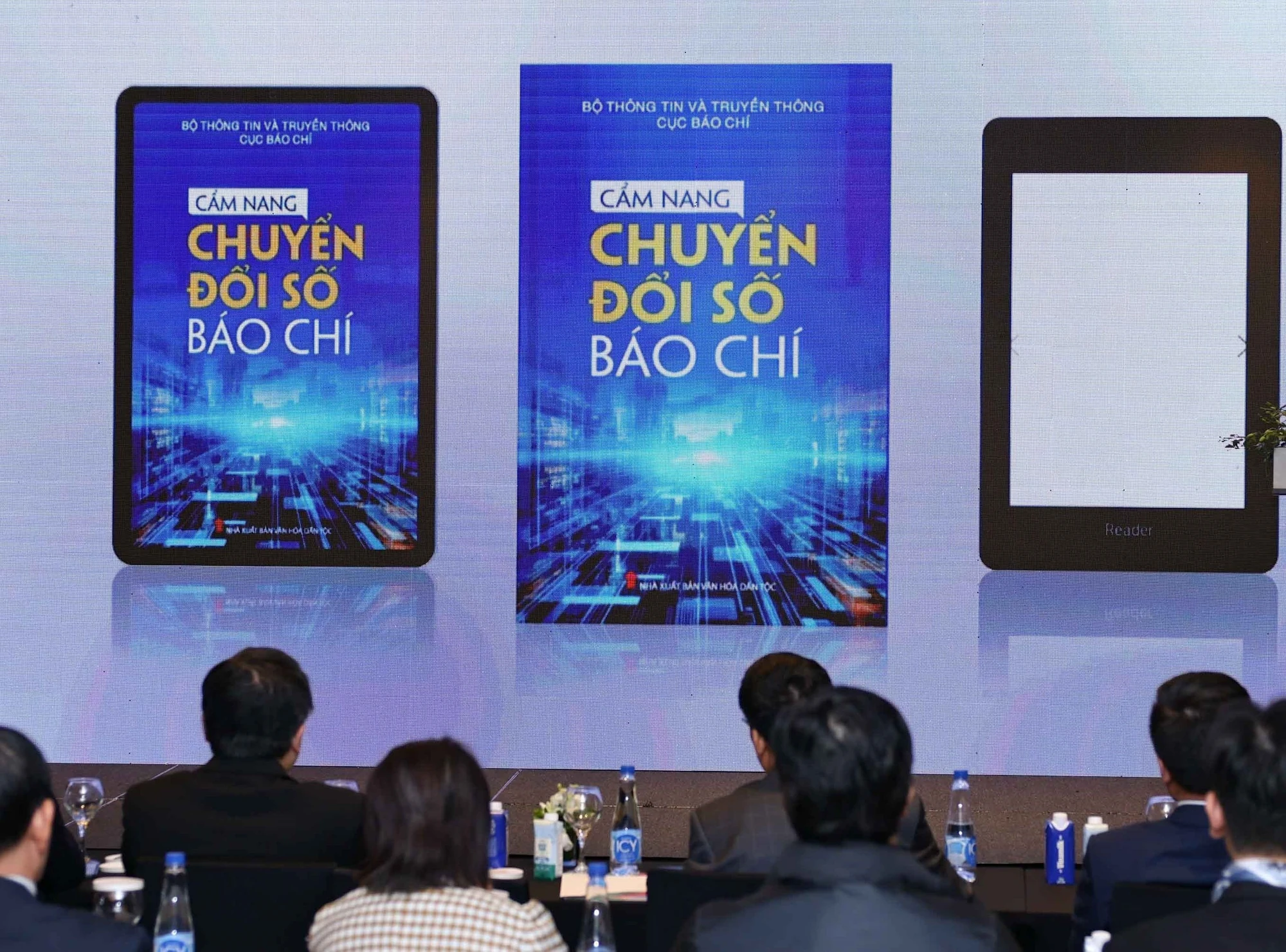 [E-Magazine]: Thắp sáng lửa nghề