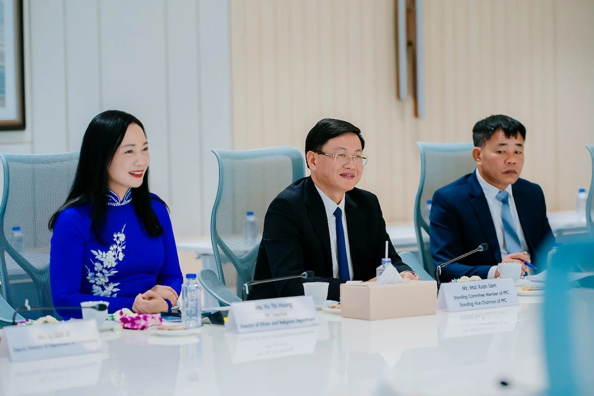 Phó Chủ tịch Thường trực UBND tỉnh Mai Xuân Liêm làm việc với Tập đoàn WHA tại Thái Lan