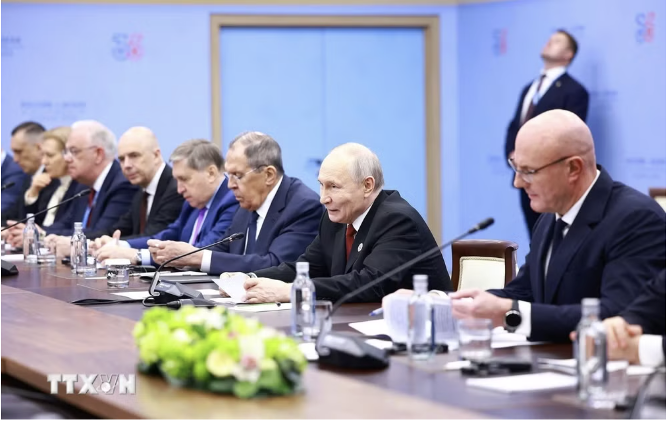 Thủ tướng Chính phủ Lê Minh Hưng hội kiến Tổng thống Nga Vladimir Putin