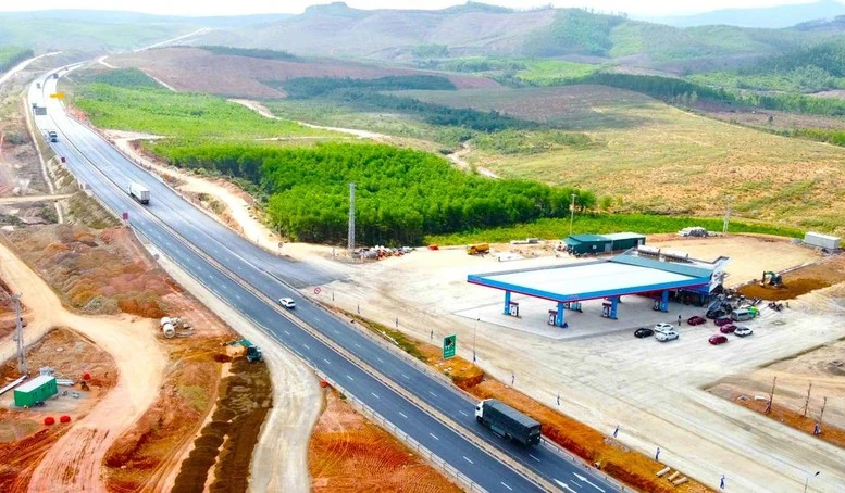 “Chiến dịch thần tốc” hoàn thành trạm dừng nghỉ cao tốc trước 30/6