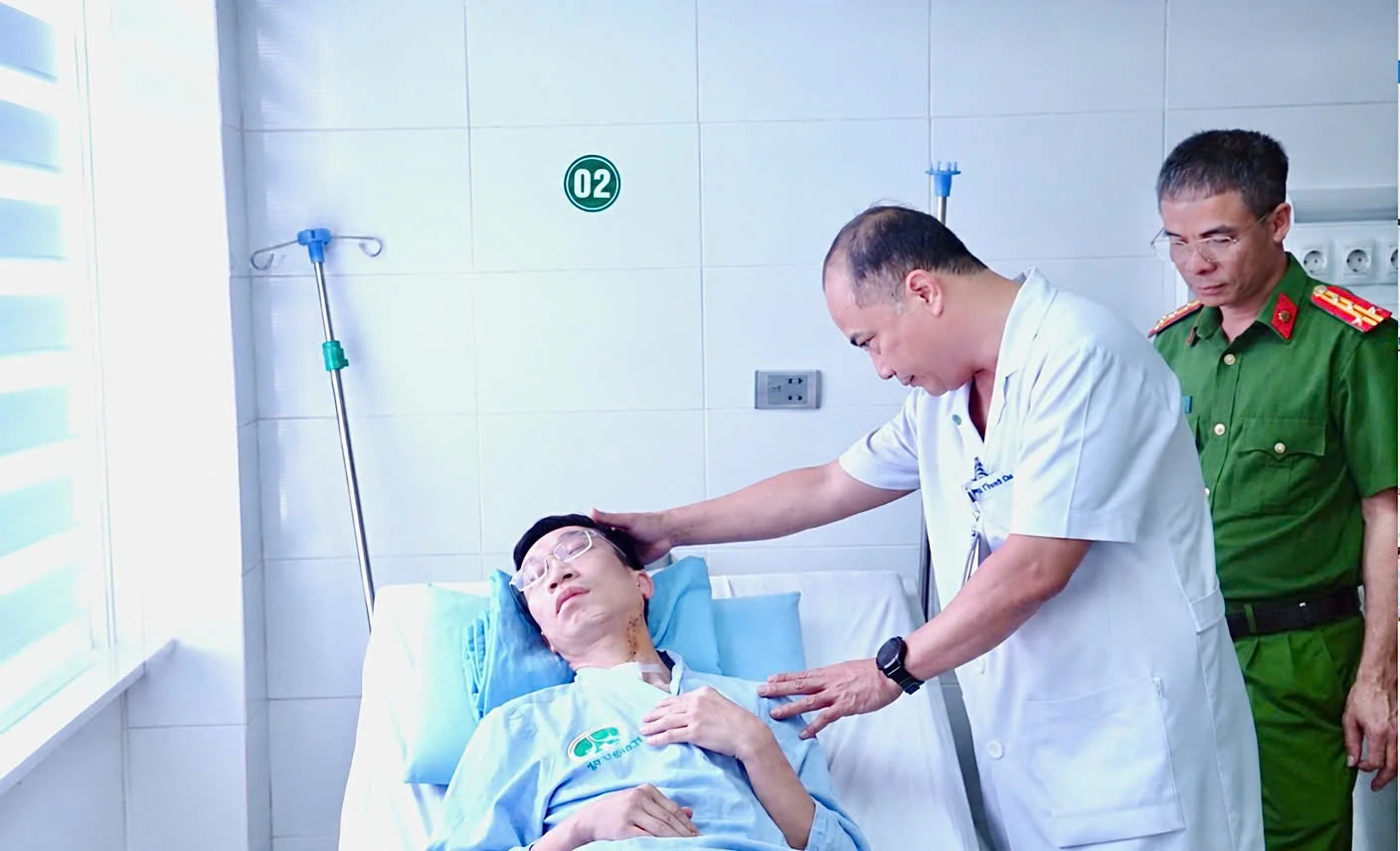 Chiến sĩ công an bị trọng thương khi làm nhiệm vụ đã xuất viện