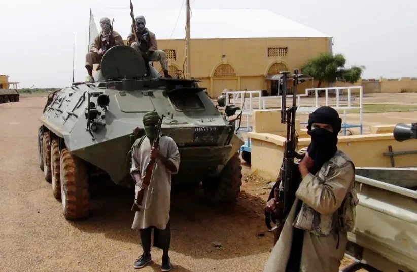 Phiến quân liên kết Al Qaeda nhận trách nhiệm vụ tấn công sân bay và căn cứ không quân Niger