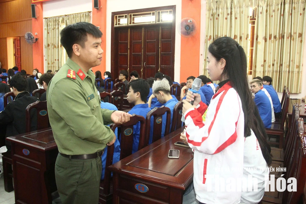 Giữ vững “trận địa” tư tưởng trên không gian mạng