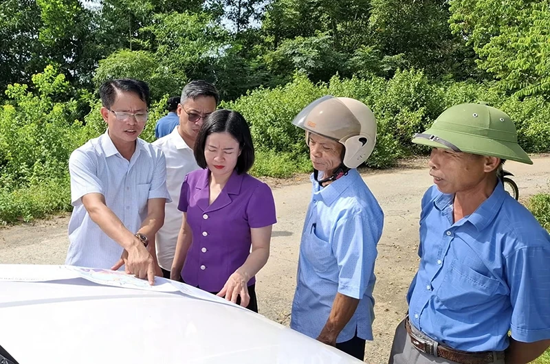 Bí thư gần dân, nói đi đôi với làm